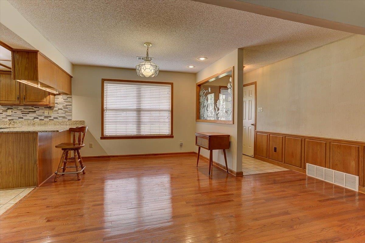 Memphis, Tennessee 38016, United States, 3 Bedrooms Bedrooms, ,2 BathroomsBathrooms,Residential,Pending,122830