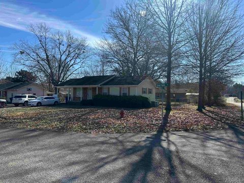 Photo of 100 UNION CAMP DR, Savannah, TN 38372 (MLS # 10212049)