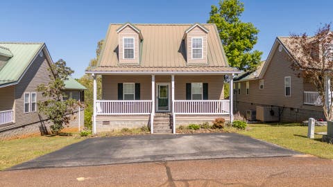 Photo of 9 MOUNTAIN VIEW DR, Iuka, MS 38852 (MLS # 10219146)