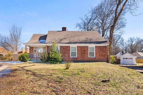 Photo of 2255 CYPRESS CIR, Memphis, TN 38112 (MLS # 10214137)
