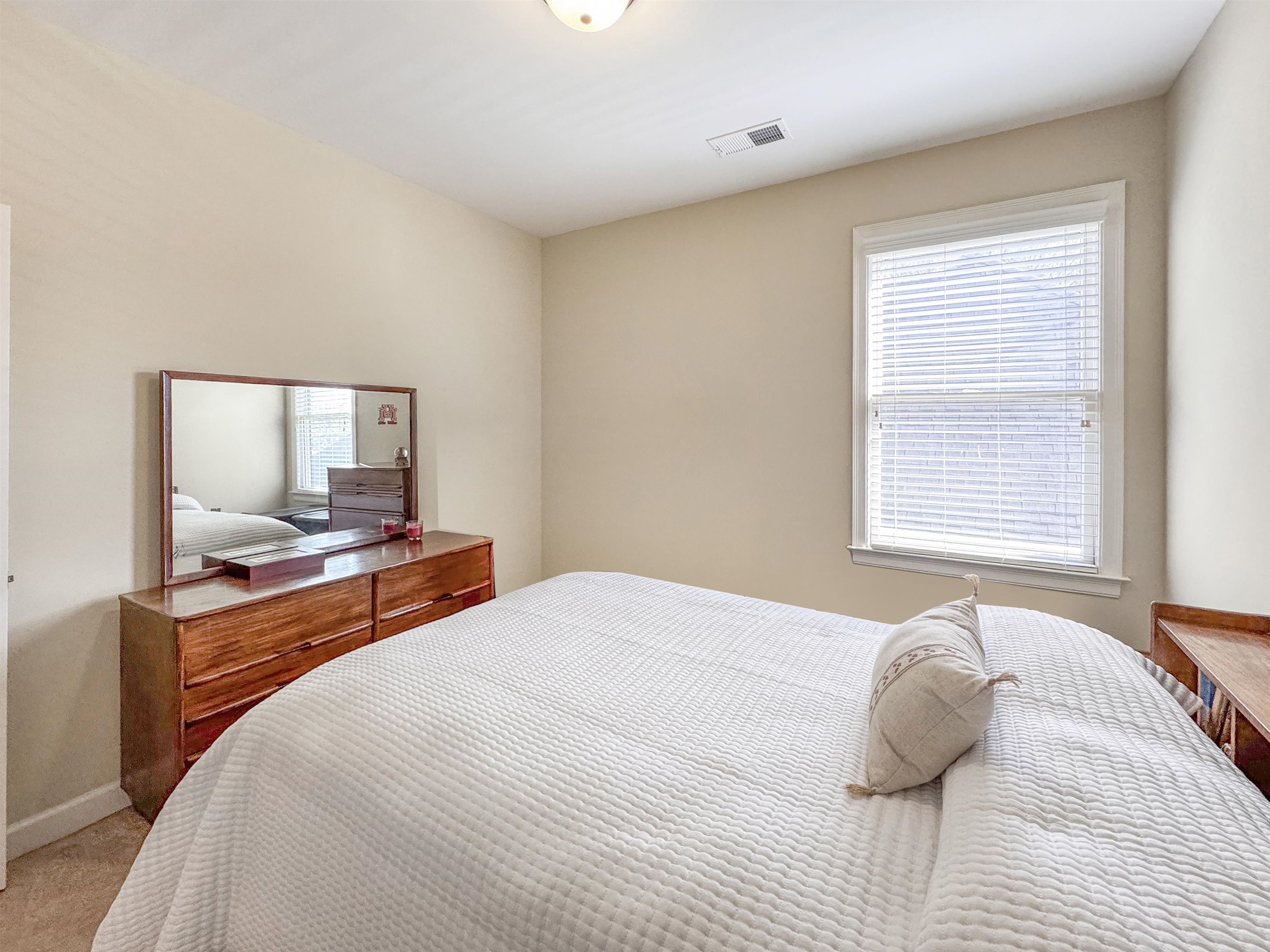 Memphis, Tennessee 38104, United States, 3 Bedrooms Bedrooms, ,3 BathroomsBathrooms,Residential,Active,100670