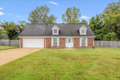 Photo of 46 COUNTRYSIDE CIR, Brighton, TN 38011 (MLS # 10206379)