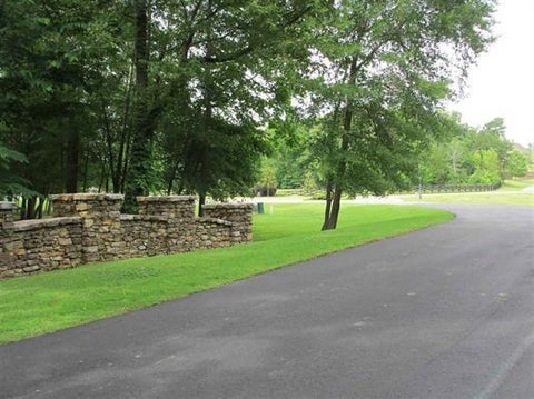 Photo of 44 LEXINGTON MANOR LN, Unicorp/Eads, TN 38028 (MLS # 10225988)