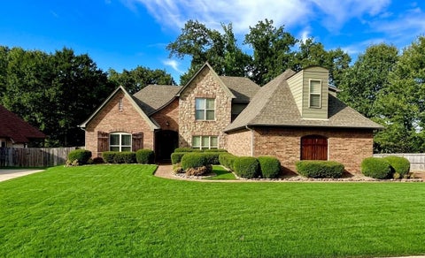 Photo of 8308 CALLIE MANOR DR, Bartlett, TN 38002 (MLS # 10231231)
