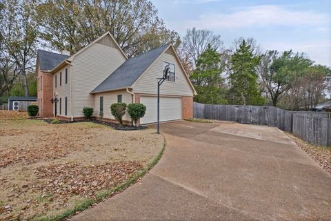 Photo of 4735 HARVEST KNOLL CV, Unicorp/Memphis, TN 38125 (MLS # 10211055)