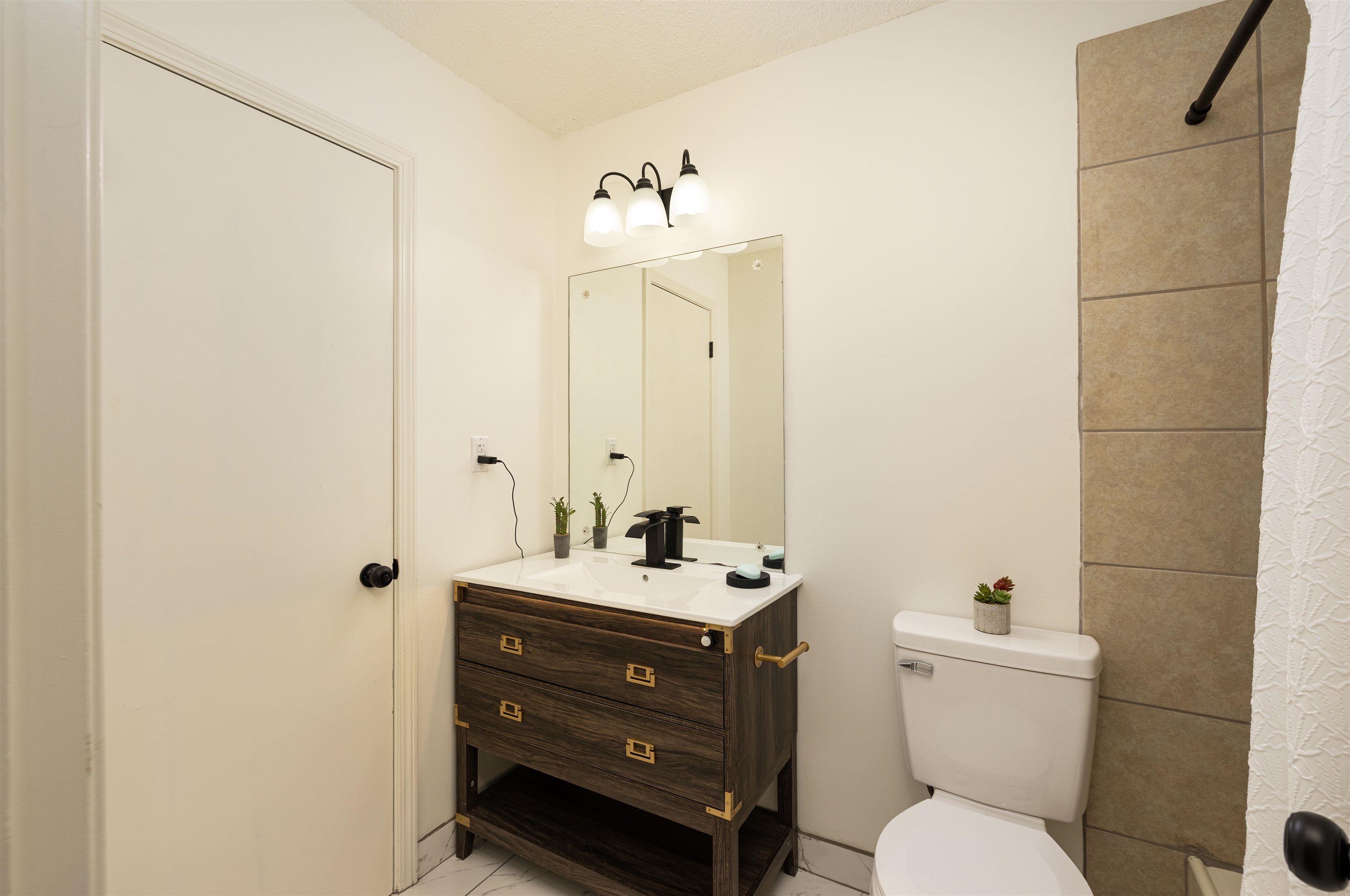 Memphis, Tennessee 38125, United States, 4 Bedrooms Bedrooms, ,2 BathroomsBathrooms,Residential,Active,254878