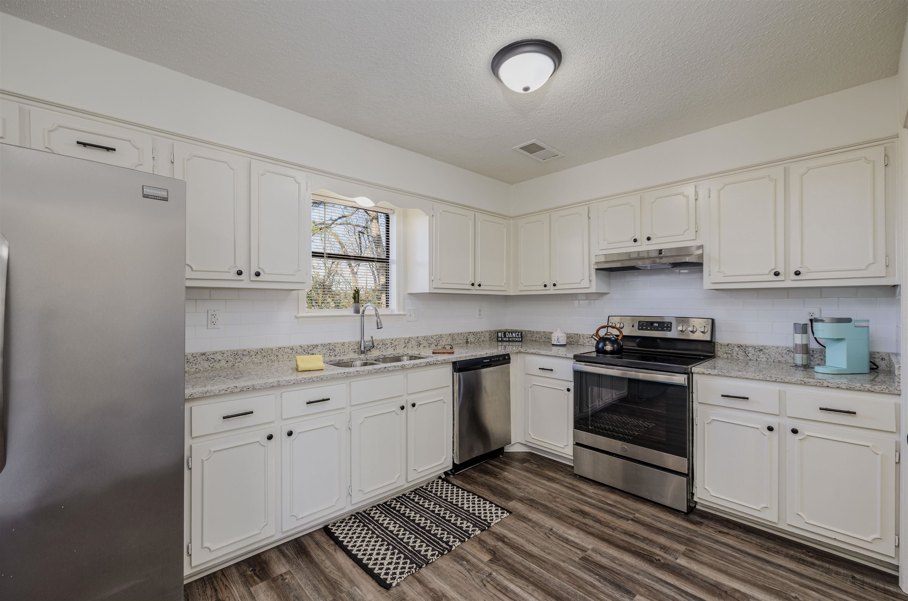 Memphis, Tennessee 38125, United States, 4 Bedrooms Bedrooms, ,2 BathroomsBathrooms,Residential,Active,254878