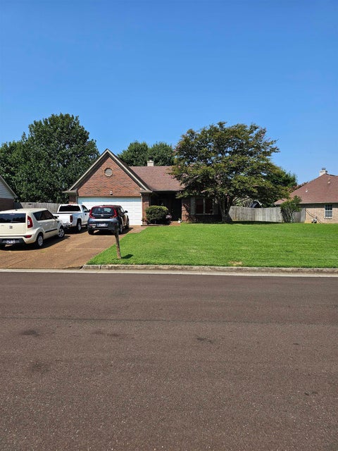 Photo of 100 VILLAGE DR, Oakland, TN 38060 (MLS # 10228100)