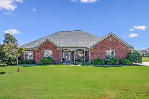 Photo of 1457 HIGHLAND DR, Dyersburg, TN 38024 (MLS # 10207645)