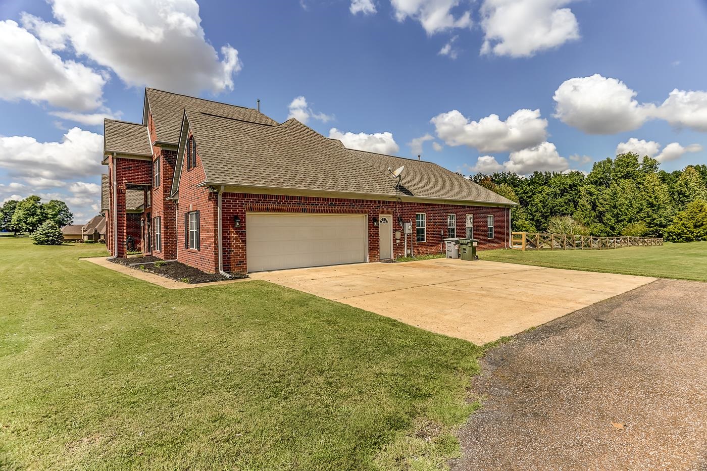 Covington, Tennessee 38019, United States, 5 Bedrooms Bedrooms, ,4 BathroomsBathrooms,Residential,Active,42699