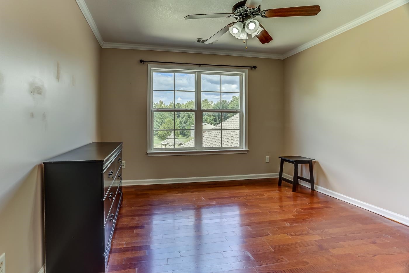 Covington, Tennessee 38019, United States, 5 Bedrooms Bedrooms, ,4 BathroomsBathrooms,Residential,Active,42699