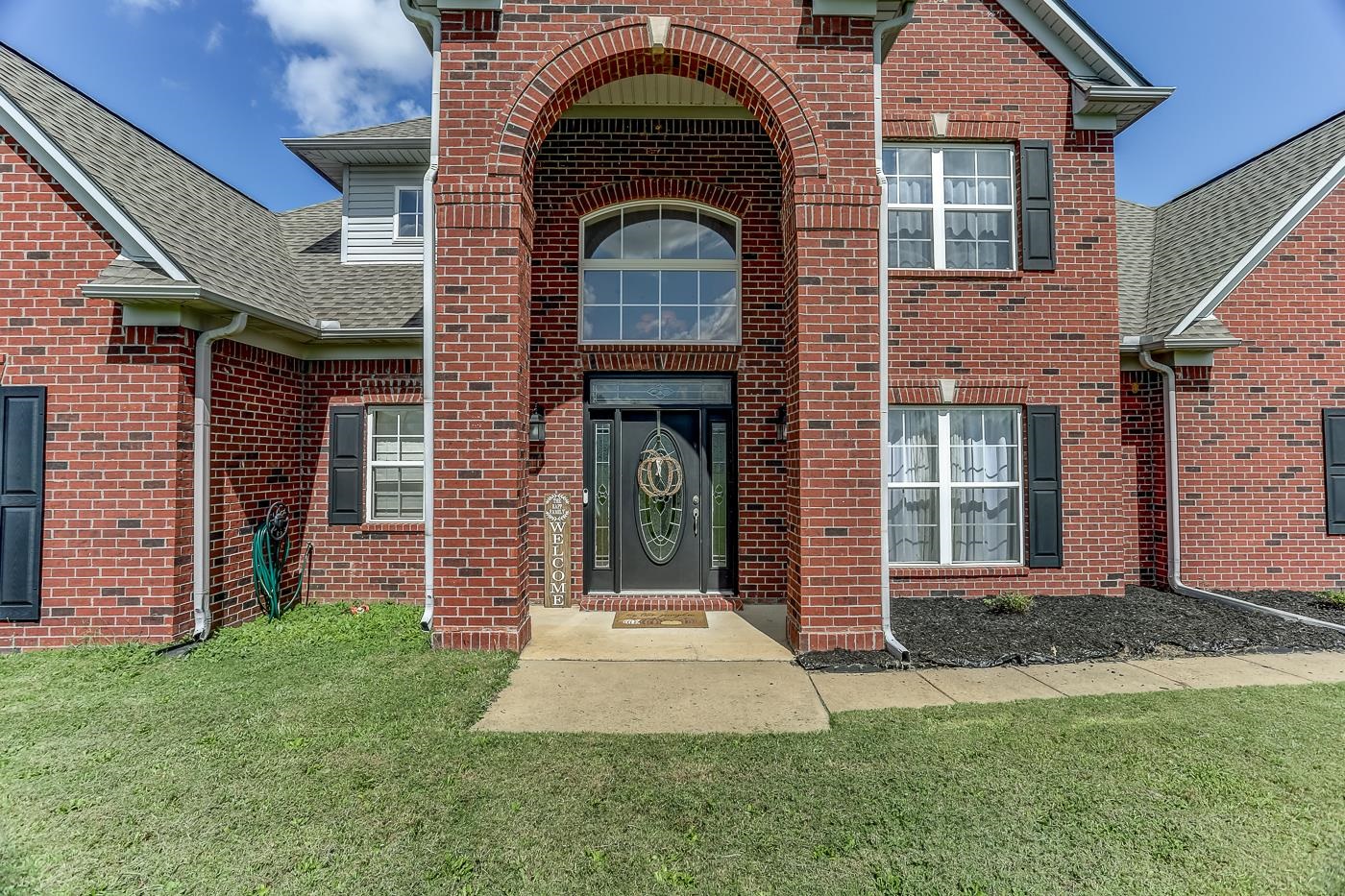 Covington, Tennessee 38019, United States, 5 Bedrooms Bedrooms, ,4 BathroomsBathrooms,Residential,Active,42699