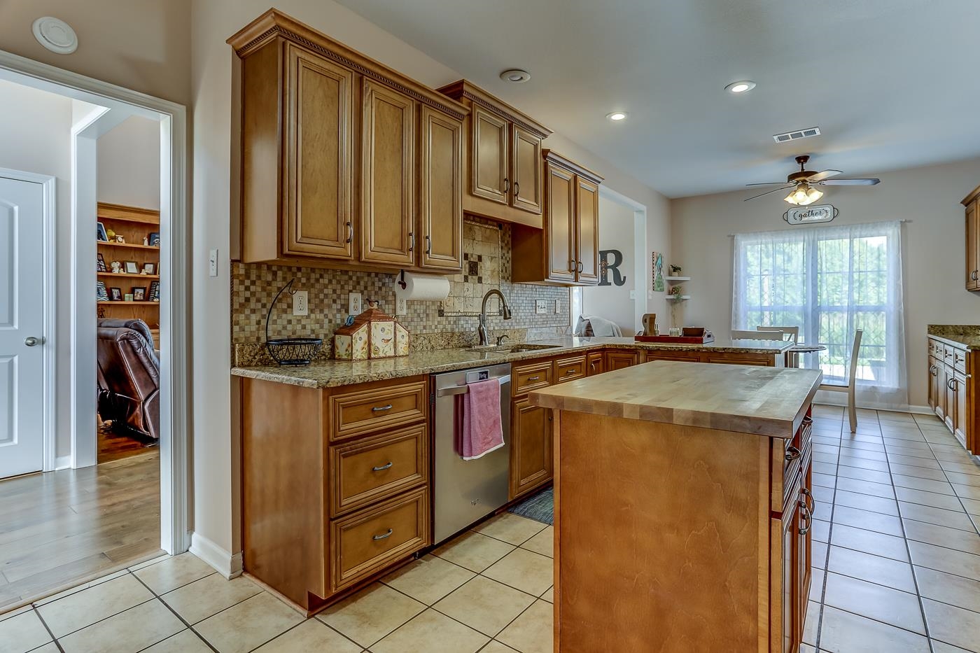 Covington, Tennessee 38019, United States, 5 Bedrooms Bedrooms, ,4 BathroomsBathrooms,Residential,Active,42699