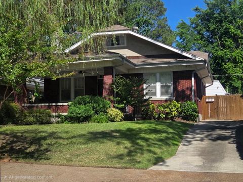 Photo of 704 N IDLEWILD ST N, Memphis, TN 38107 (MLS # 10222279)