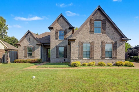 Photo of 9082 OAKVALE DR, Cordova, TN 38016 (MLS # 10229587)