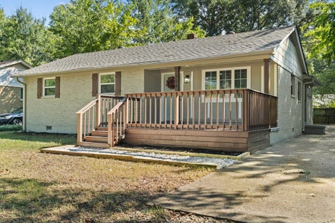 Photo of 524 MCDERMITT RD, Memphis, TN 38120 (MLS # 10230650)