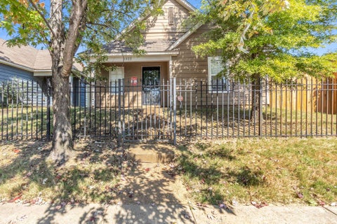 Photo of 1322 LARKIN AVE, Memphis, TN 38104 (MLS # 10232265)