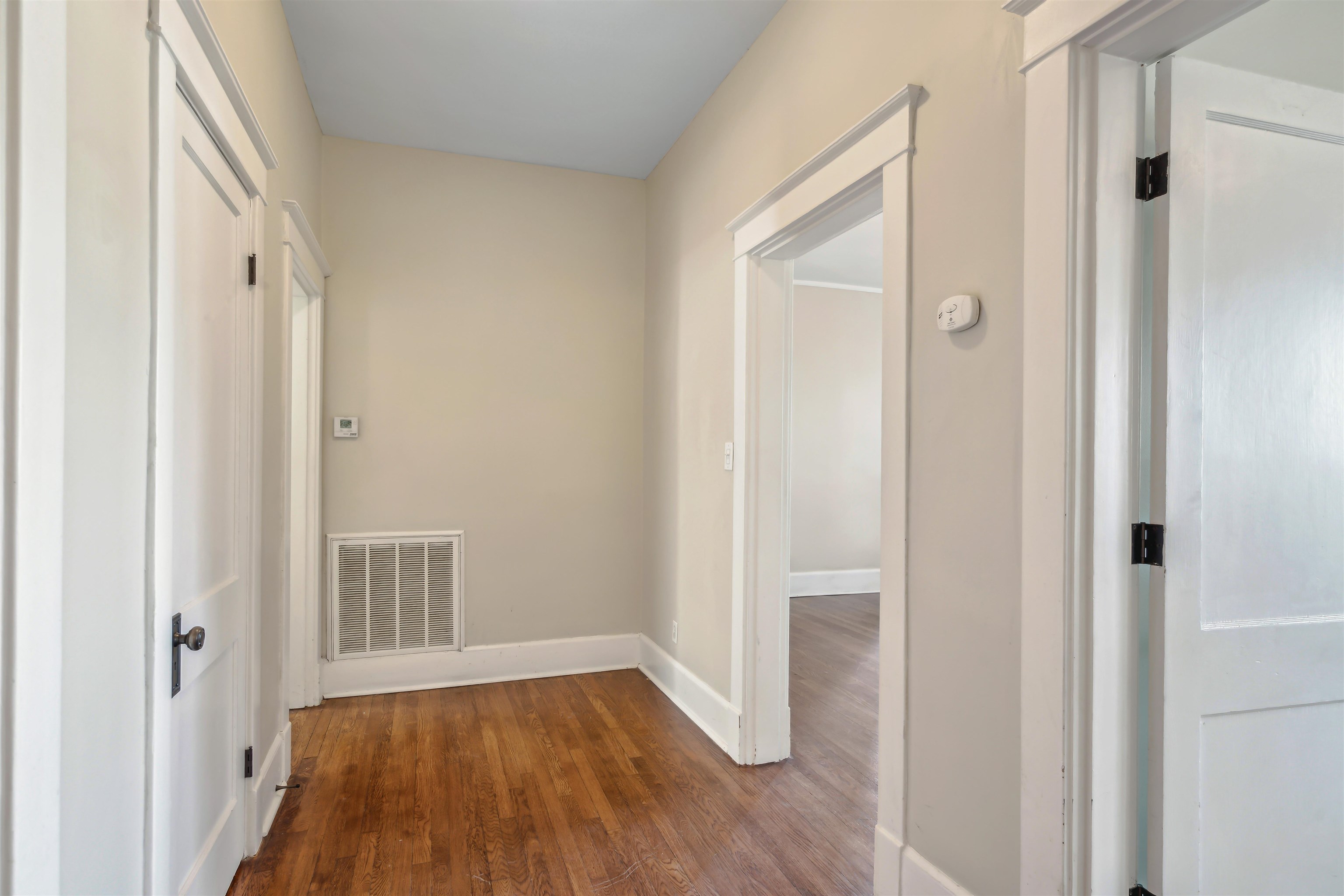 Memphis, Tennessee 38105, United States, 2 Bedrooms Bedrooms, ,1 BathroomBathrooms,Residential,Active,80541