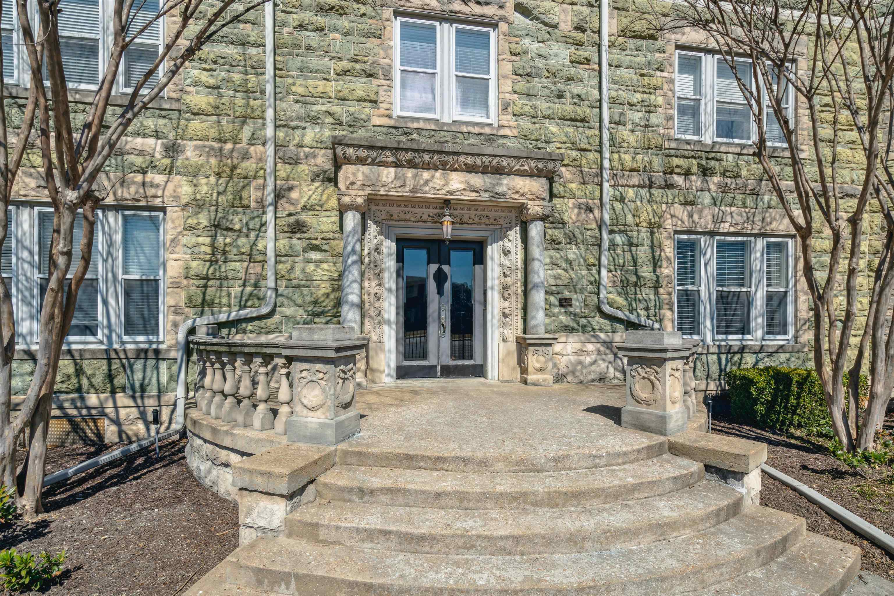 Memphis, Tennessee 38105, United States, 2 Bedrooms Bedrooms, ,1 BathroomBathrooms,Residential,Active,80541