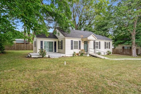 Photo of 210 KINNEY AVE, Covington, TN 38019 (MLS # 10212183)