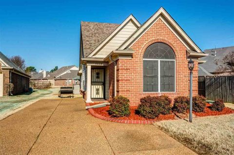 Photo of 7068 MILLERS GLEN WAY, Unincorporated, TN 38125 (MLS # 10219626)