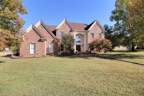 Photo of 1670 ELK RIVER DR, Collierville, TN 38017 (MLS # 10209283)