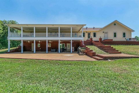 Photo of 2625 SMOKEY RD, Savannah, TN 38372 (MLS # 10206522)