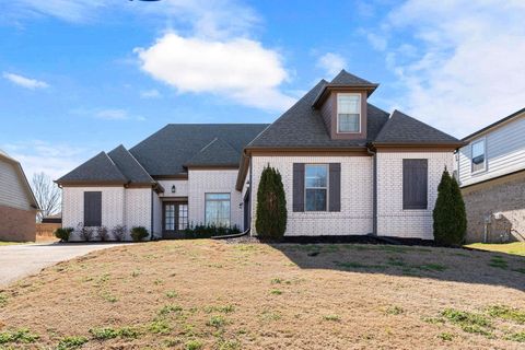 Photo of 50 WHISPERING CREEK DR, Oakland, TN 38060 (MLS # 10214574)