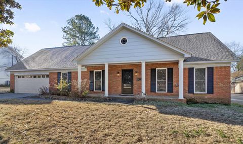 Photo of 7625 WHEATLEY DR, Germantown, TN 38138 (MLS # 10214595)
