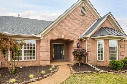 Photo of 115 LEWIS FAIRWAY CIR, Oakland, TN 38060 (MLS # 10220261)