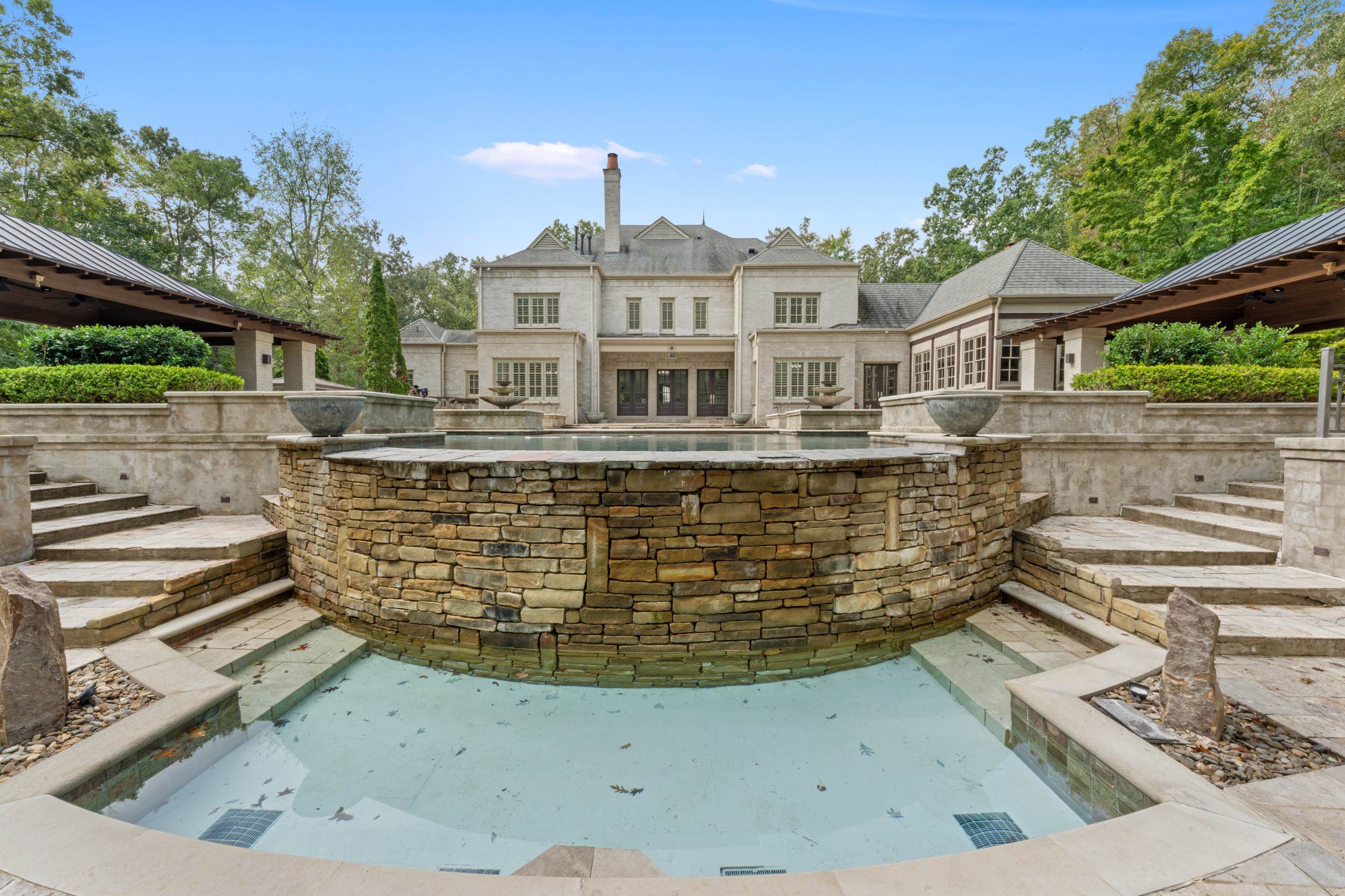 240 LAGRANGE CREEK DR