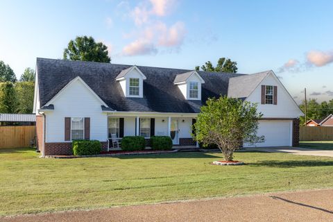 Photo of 93 STERLING FARM DR, Atoka, TN 38004 (MLS # 10208079)