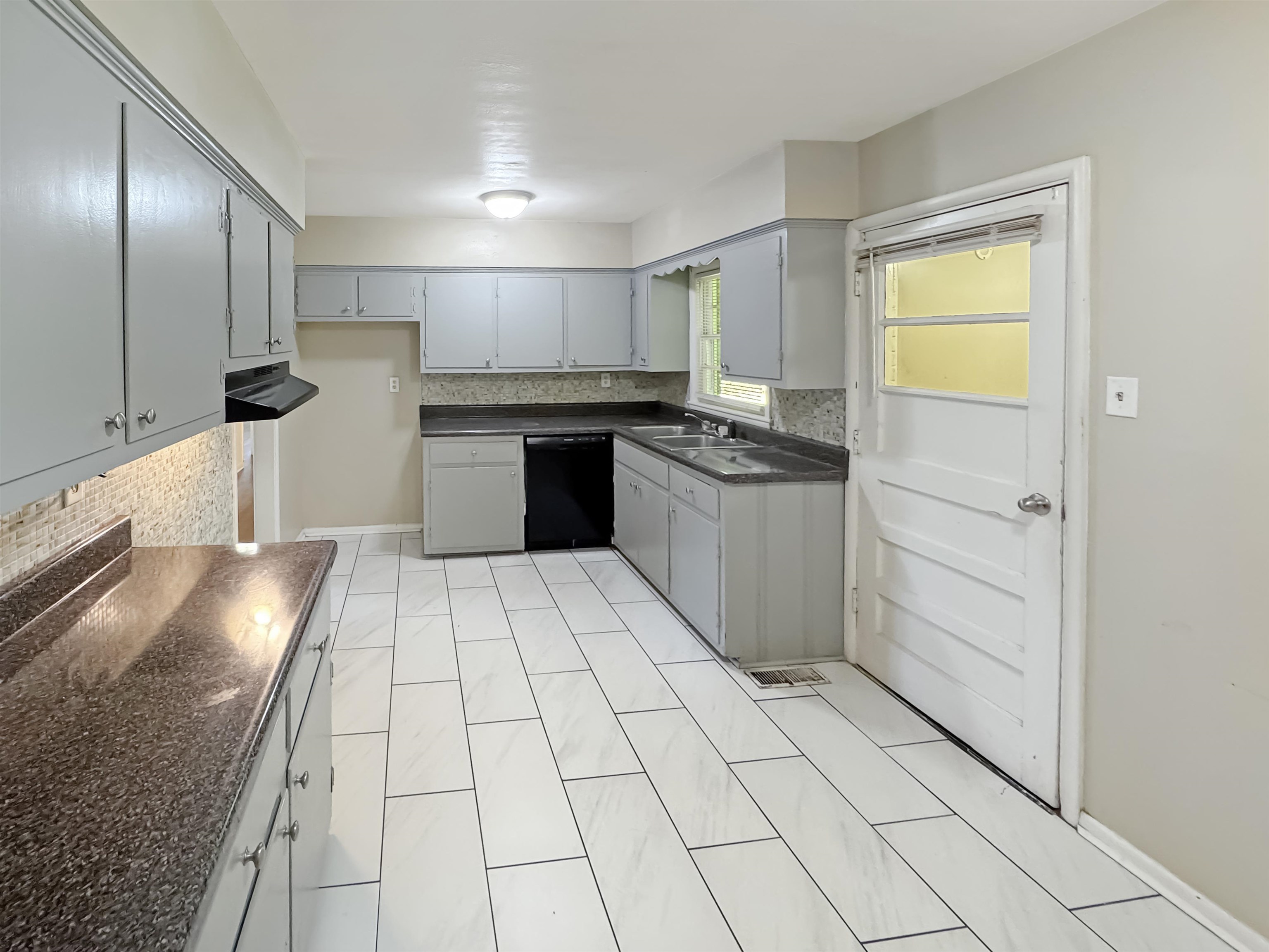 Memphis, Tennessee 38128, United States, 4 Bedrooms Bedrooms, ,2 BathroomsBathrooms,Residential,Pending,143987