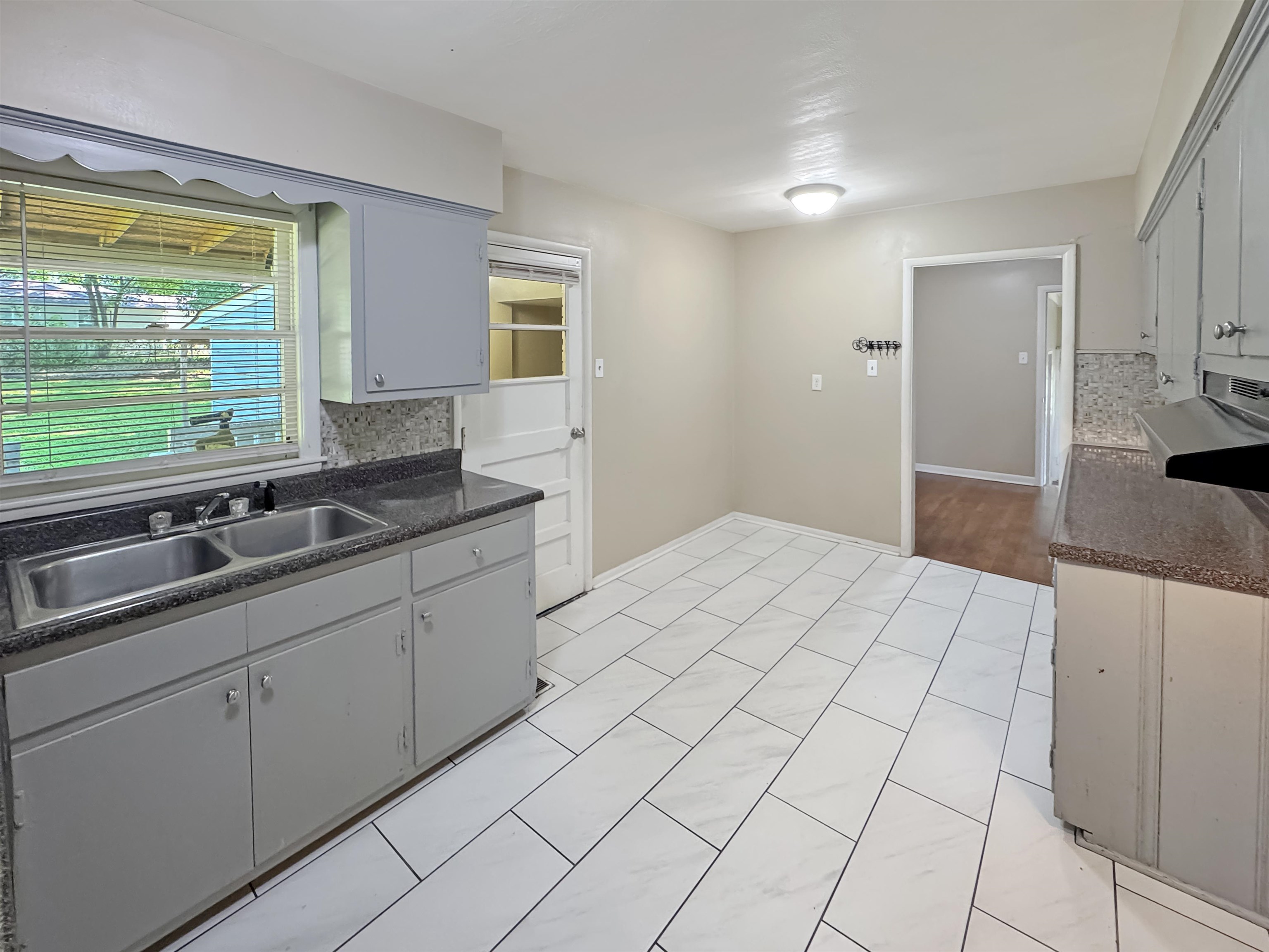 Memphis, Tennessee 38128, United States, 4 Bedrooms Bedrooms, ,2 BathroomsBathrooms,Residential,Pending,143987