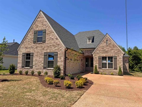 Photo of 110 LAUREL WOOD LN, Oakland, TN 38060 (MLS # 10209058)