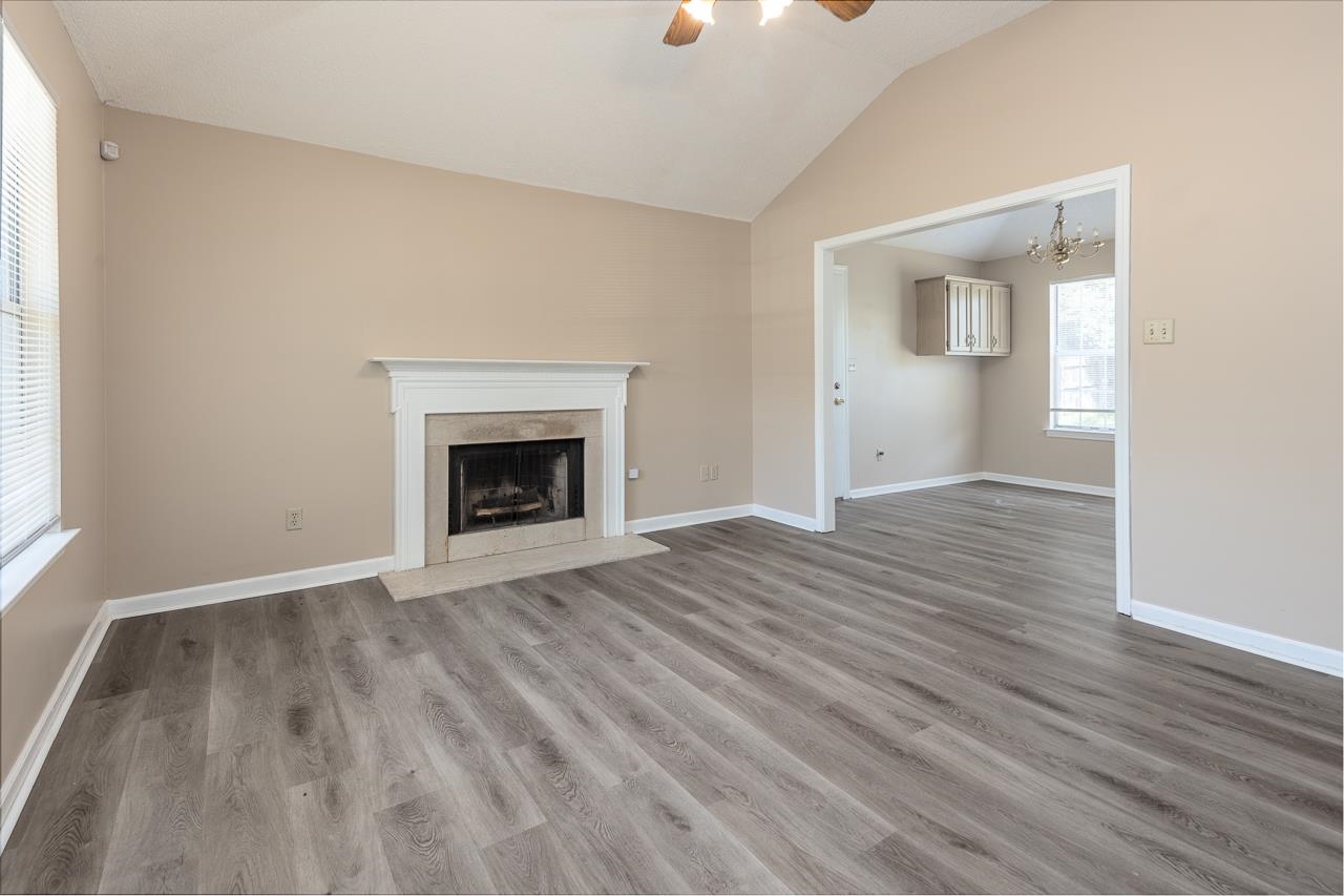 Photo 4 of 21 of 6998 BRADY HILL DR house