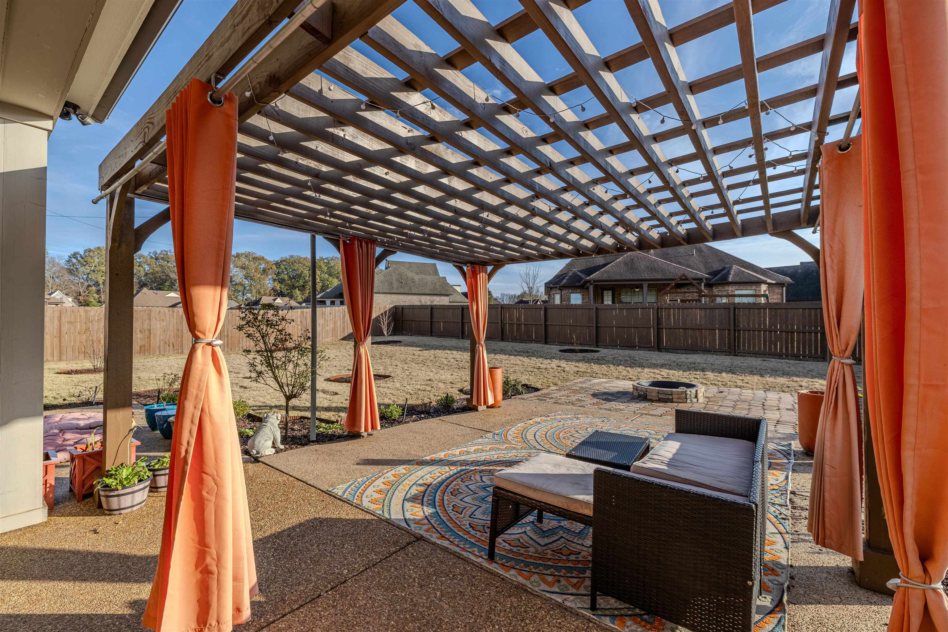 Unincorporated, Tennessee 38125, United States, 5 Bedrooms Bedrooms, ,2 BathroomsBathrooms,Residential,Active,252484