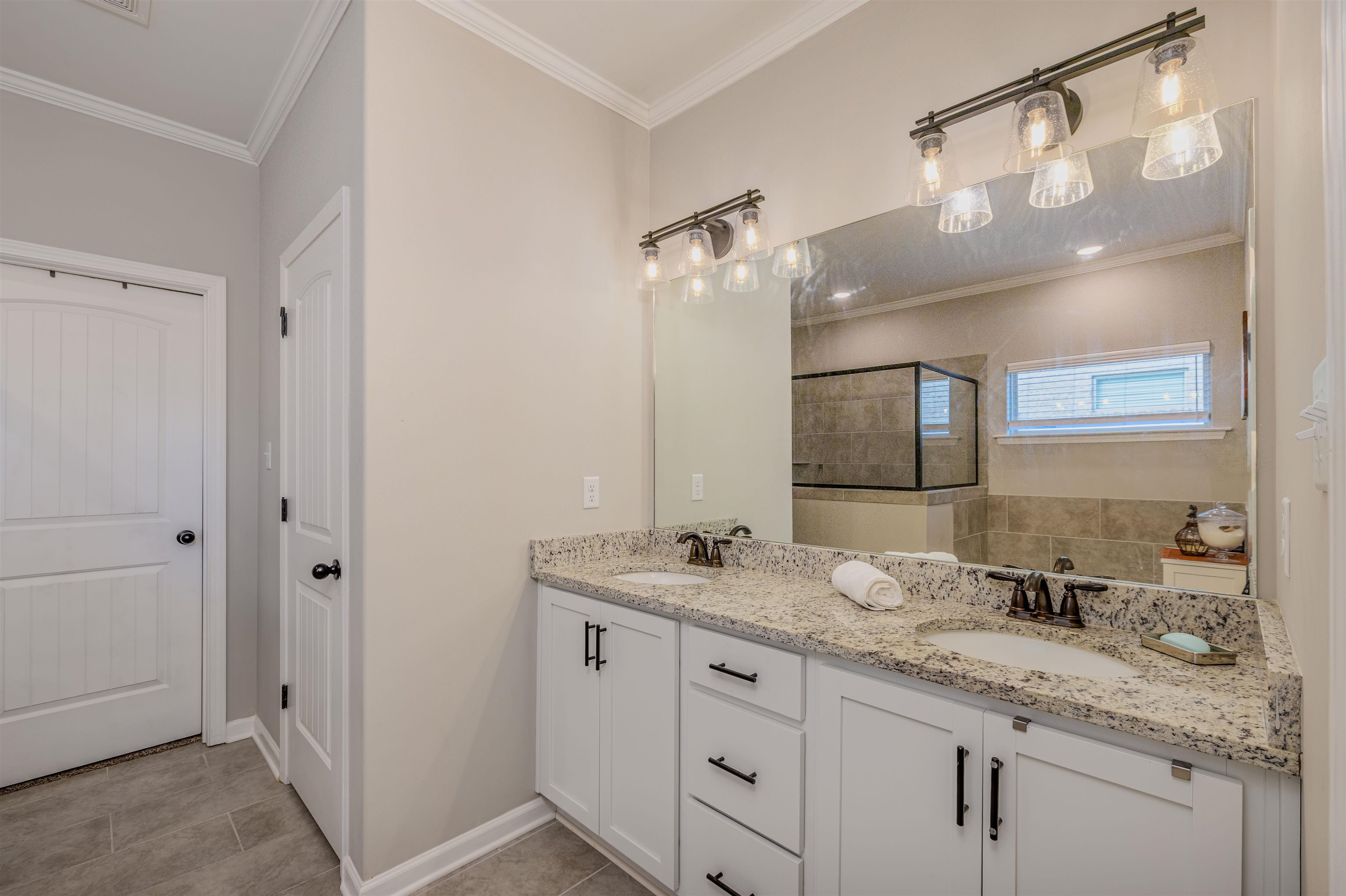 Unincorporated, Tennessee 38125, United States, 5 Bedrooms Bedrooms, ,2 BathroomsBathrooms,Residential,Active,252484