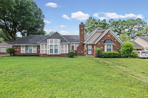 8141 MISTY MEADOWS LN, MEMPHIS, TN 38125 - Image e0ce8ec0263e55fecd31bd882d877f1c/2584851954