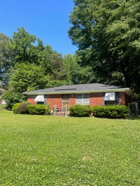 Photo of 3292 REDBUD RD, Memphis, TN 38109 (MLS # 10221231)