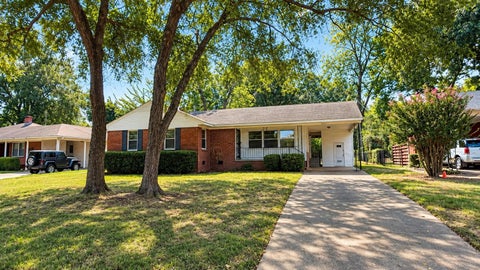 Photo of 5281 LAURIE LN, Memphis, TN 38120 (MLS # 10230957)
