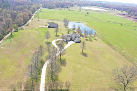 Photo of 700 KEOUGH DR, Piperton, TN 38017 (MLS # 10216789)