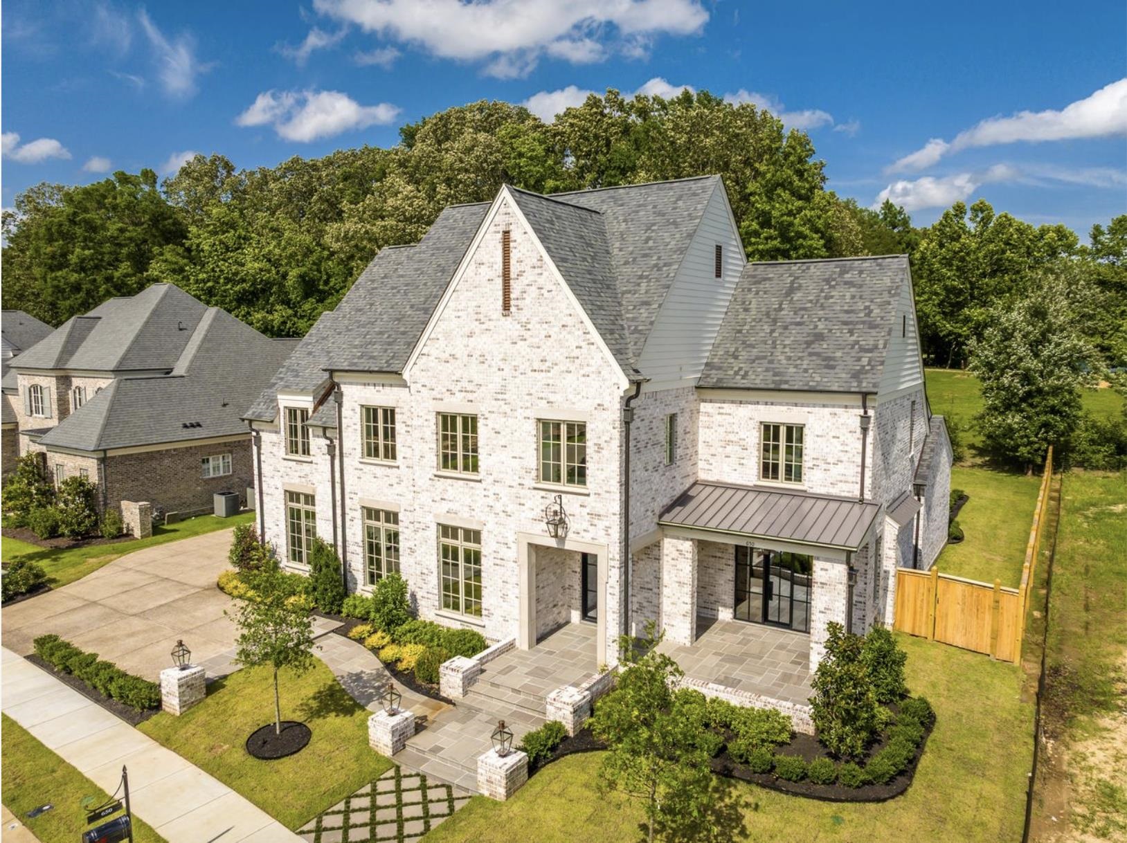 650 BUSHCHAT LN