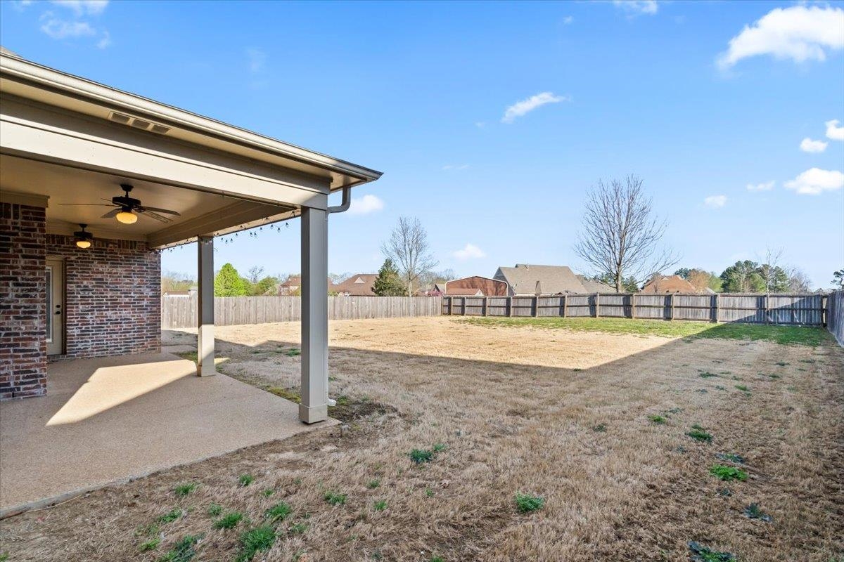 Oakland, Tennessee 38060, United States, 4 Bedrooms Bedrooms, ,2 BathroomsBathrooms,Residential,Active,95345