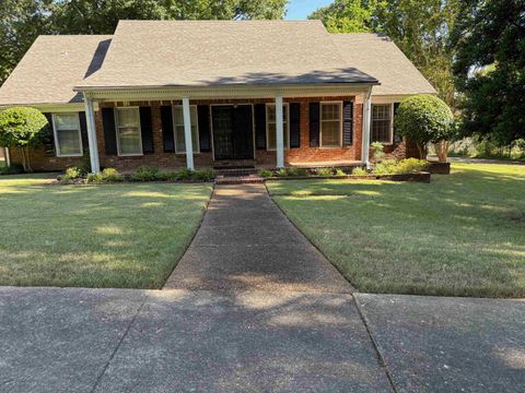 Photo of 5710 WOODBRIAR CV, Memphis, TN 38120 (MLS # 10221762)