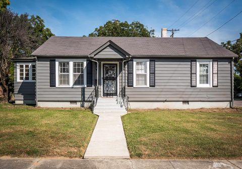 Photo of 916 N TREZEVANT ST, Memphis, TN 38108 (MLS # 10216327)