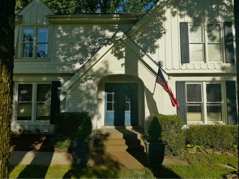 Photo of 1863 MILLER FARMS RD, Germantown, TN 38138 (MLS # 10223983)