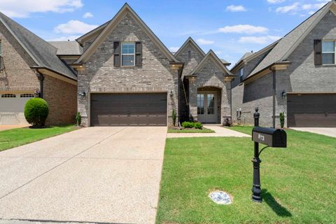 Photo of 873 WINTER LEAF DR, Cordova, TN 38018 (MLS # 10222107)