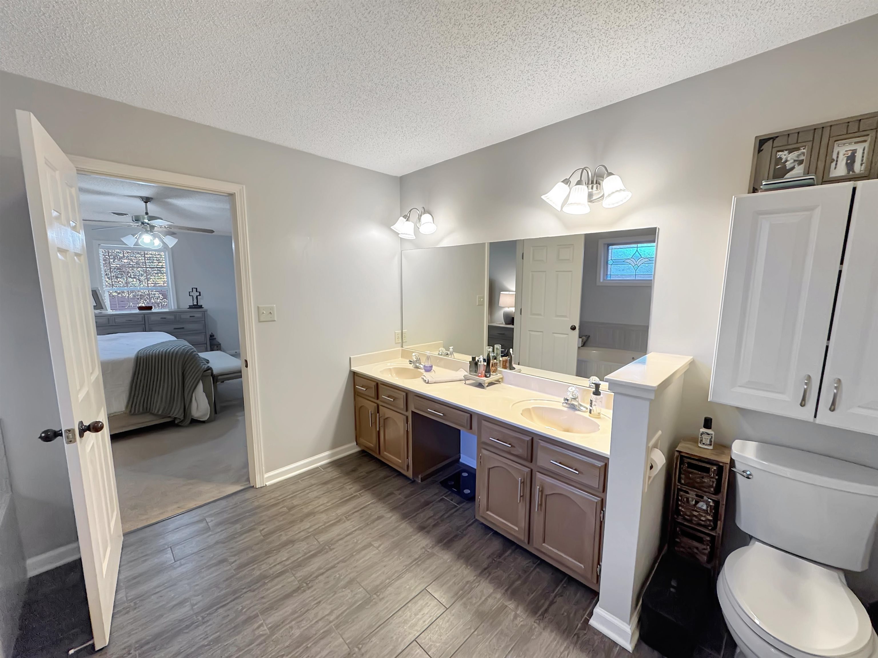 Collierville, Tennessee 38017, United States, 3 Bedrooms Bedrooms, ,2 BathroomsBathrooms,Residential,Active,242722