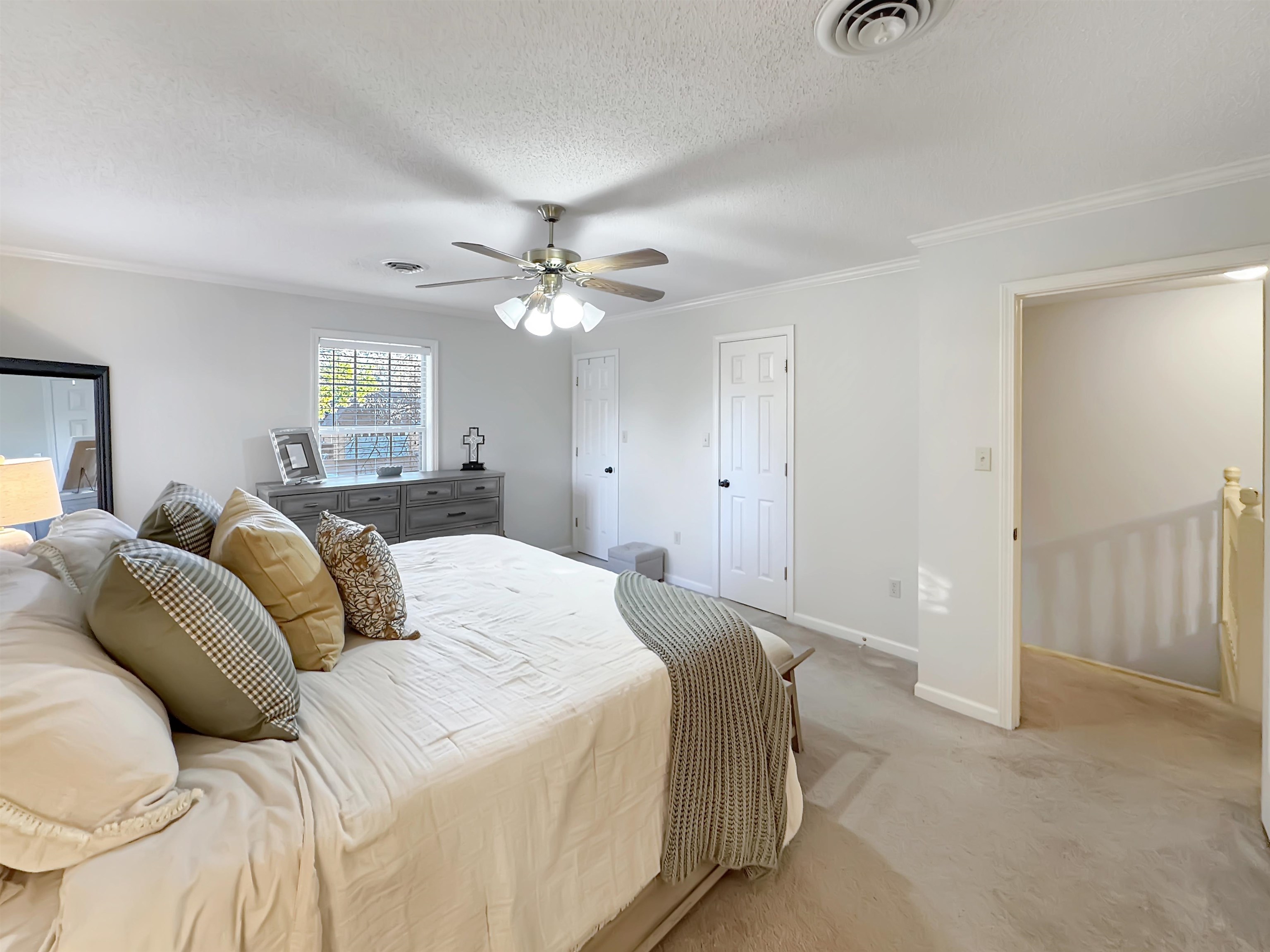 Collierville, Tennessee 38017, United States, 3 Bedrooms Bedrooms, ,2 BathroomsBathrooms,Residential,Active,242722